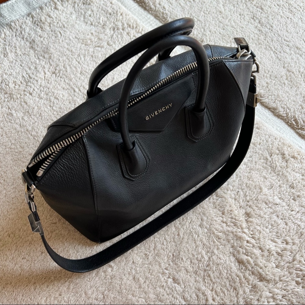 Givenchy Antigona black leather bag - Picture 6 of 15